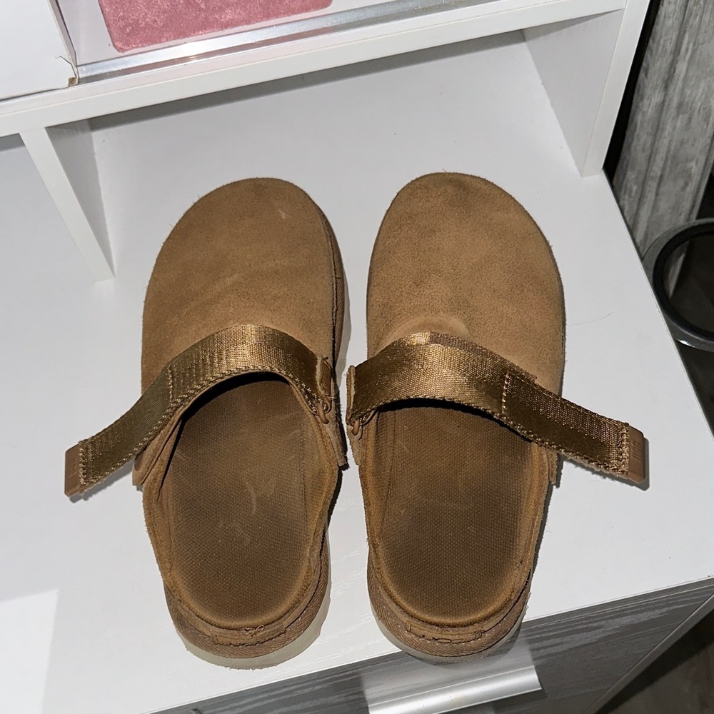 UGG BROWN SLIP ONS